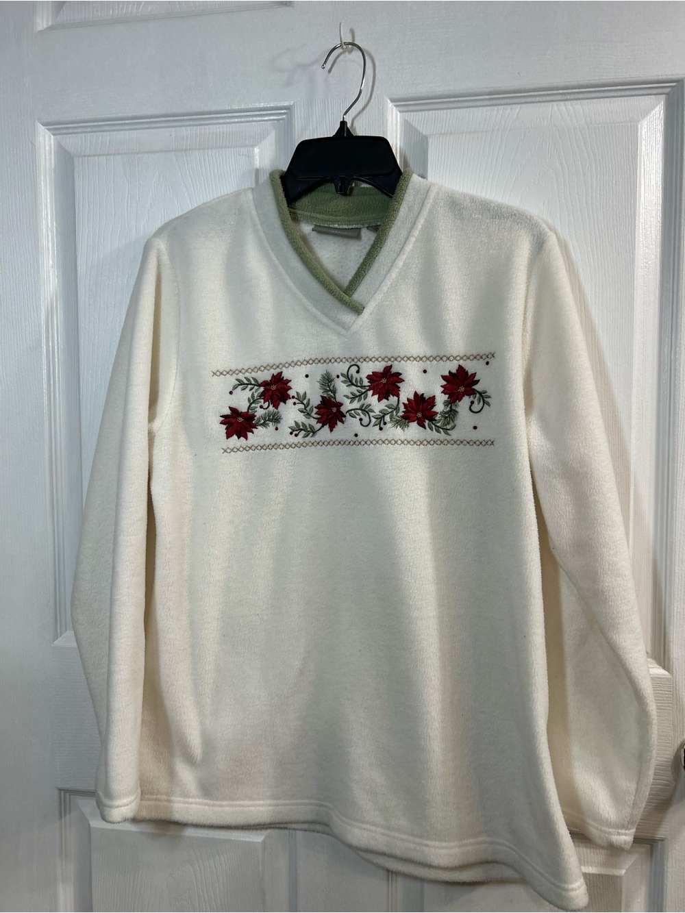 Croft & Barrow Christmas Poinsettia Fleece Pullover Large